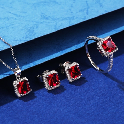 Elegant 925 Sterling Silver Square Cut Rhinestone Halo Stud Earrings For Women Luxurious Geometric Jewelry Wedding Gift