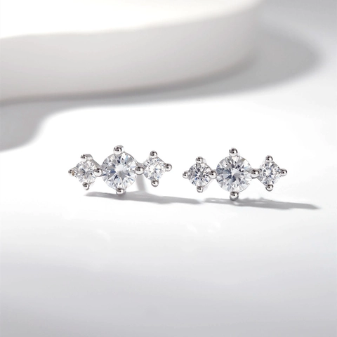 Orecchini a Bottone in Argento Sterling 925 con Tre Pietre in Zirconia per Donna Minimalista Geometrico Tondo Gioielli di Moda