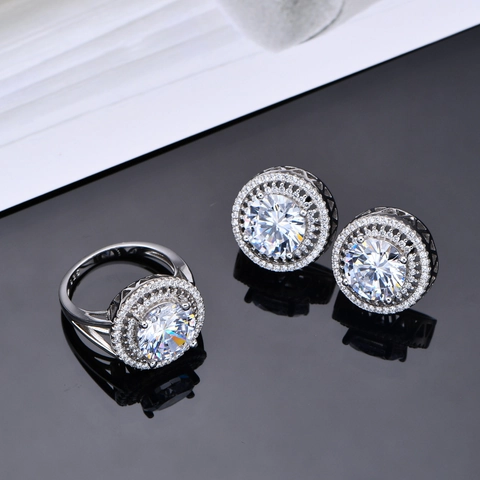 925 Sterling Silver Round Brilliant Cut Halo Stud Earrings For Women Luxurious Rhinestone Inlaid Fashion Jewelry Earrings