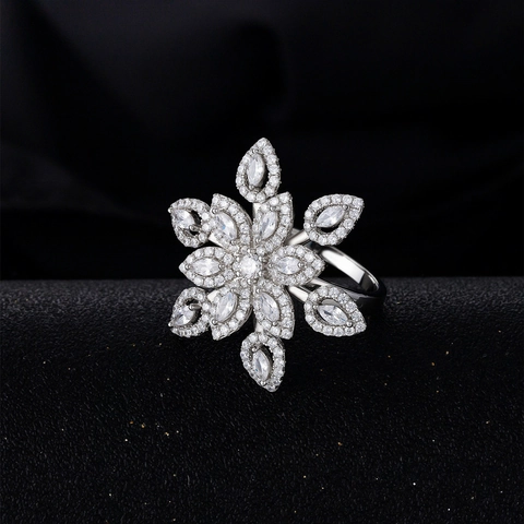 Overdreven 925 Sterling Zilveren Bloem Ring Voor Vrouwen Micro Zetting Witte Zirconia Sneeuwvlok Cocktail Statement Vingerring