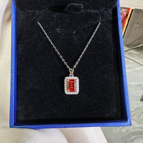 Elegante 925 Sterlingsilber Smaragd Schliff Rote Zirkonia Anhänger Halskette Für Damen Luxus Halo Geometrischer Schmuck