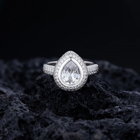 Hip Hop 925 Sterling Silver Pear Shape Ring Precision Inlaid Rhinestones Shiny Halo Water Drop Finger Ring For Unisex Jewelry