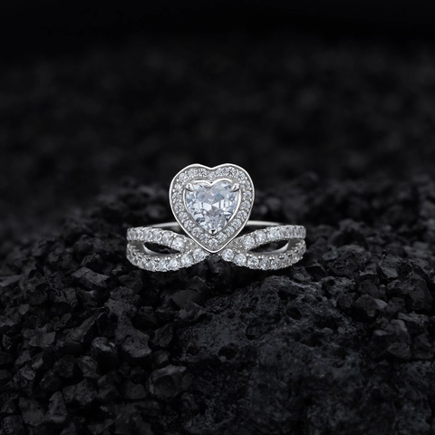 925 Sterling Silver Heart Ring For Women Fashion Infinity Twist Band Pave Rhinestone Halo Finger Ring Jewelry Gift