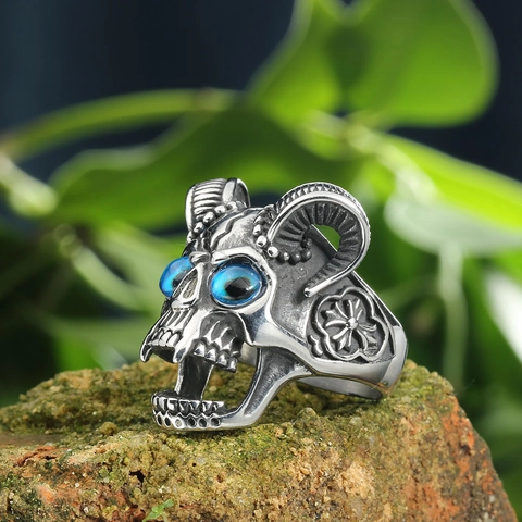Anello Teschio di Ariete Vintage in Acciaio Inossidabile Gotico Punk Rock Anello con Occhio di Strass Rosso Gioielli Uomo