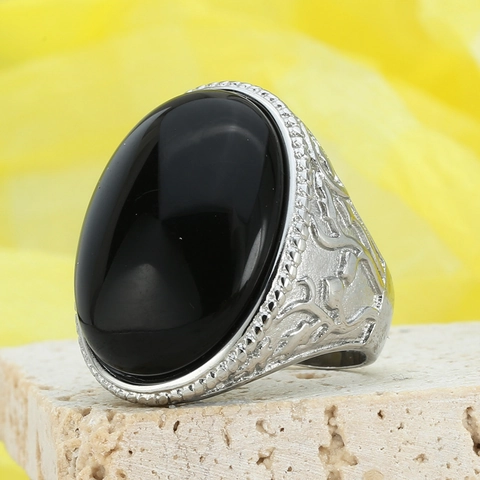 Vintage Stainless Steel Signet Ring Large Oval Colored Stone Inlaid Retro Floral Engraved Band Punk Biker Fashion Jewelry