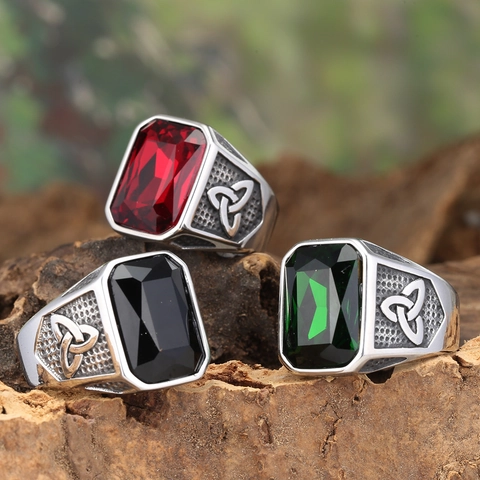 Anello in Acciaio Inossidabile con Nodo Celtico Vichingo per Uomo Retrò Rettangolo Rosso Nero Verde Strass Gemma Punk Gioielli