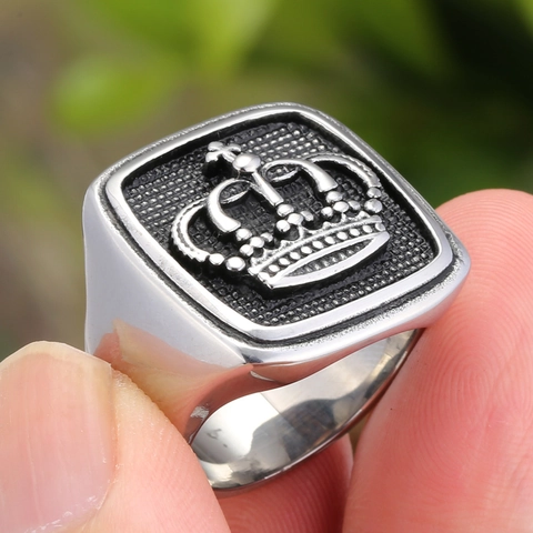 Vintage Stainless Steel Crown Signet Ring For Men Punk Gothic Style Polished Silver Finish Retro Fashion Male Jewelry Finger Ring