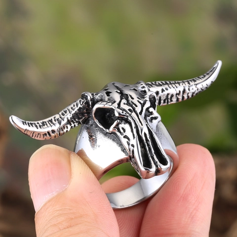 Anello Teschio con Corna di Ariete Vintage Gotico in Acciaio Inossidabile Lucidato Testa di Ariete Punk Rock Biker Gioielli Uomo