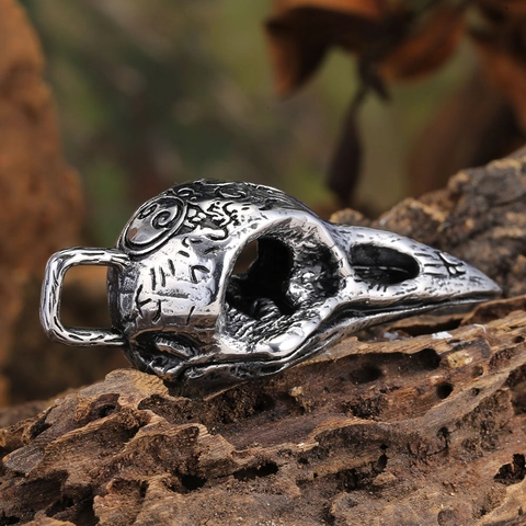 Vintage Stainless Steel Crow Skull Totem Pendant Gothic Punk Engraved Bird Head Bone Charm For Men Women Jewelry
