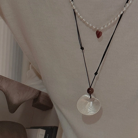 Collier Pendentif Rond Brossé en Argent Sterling 925 Sautoir Minimaliste avec Perles en Bois Longue Chaîne Réglable