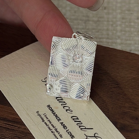 Collar con Colgante de Margarita de Plata de Ley 925 Vintage para Mujer Diseño de Nicho Retro Rectangular con Incrustaciones de Strass