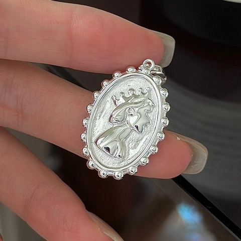 S925 Sterling Silver Vintage Queen Portrait Relief Oval Pendant Retro Minimalist Fashion Jewelry For Women Daily Gift