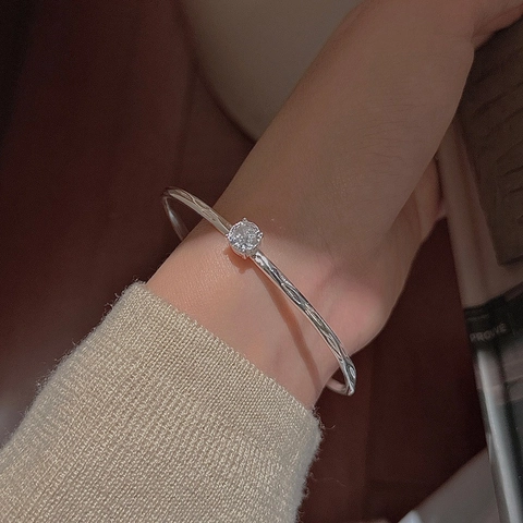 Brazalete de Ondas Martilladas de Plata de Ley 925 Minimalista Para Mujer Moda Ajustable Con Incrustaciones de Strass Joyería