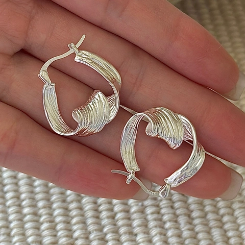 925 Sterling Zilveren Creolen met Gerimpelde Textuur voor Dames Vintage Onregelmatig Geometrisch Gevouwen Ontwerp Minimalistische Mode Sieraden