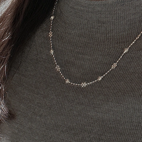 Collar de Plata de Ley 925 Vintage para Mujer Cadena de Clavícula con Cuentas Láser y Flor Calada Colgante de Corazón Joyería de Moda Regalo
