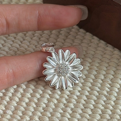 925 Sterling Silver Daisy Flower Pendant Necklace For Women Retro Minimalist Rhinestone Inlaid Floral Charm Jewelry Gift