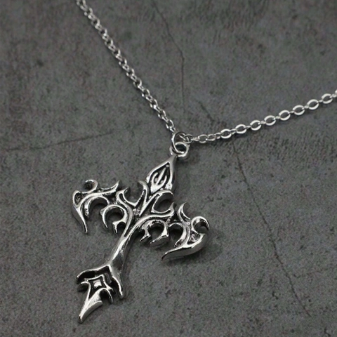 Collana con Ciondolo Croce Spinosa Gotica Acciaio Inossidabile Retro Fiamma Totem Punk Estetica Oscura Argento Gioielli Unisex