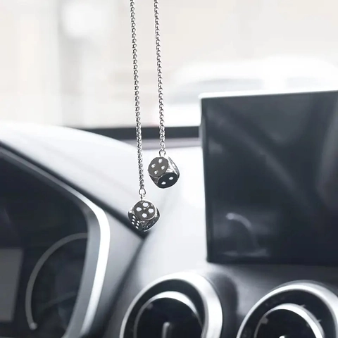 Ciondolo Pendente per Specchietto Retrovisore Auto a Forma di Dado in Argento Catena in Metallo Decorazione Interna Creativa Uomo Donna