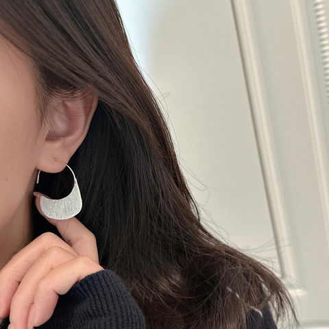 Boucles d'Oreilles Croissant de Lune en Argent Sterling 925 pour Femmes Minimaliste Texture Brossée Vintage Crochets Géométriques Bijoux