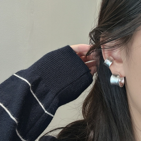 Pendientes de Botón de Plata de Ley 925 en Forma de C para Mujer Minimalistas Onda Irregular Superficie Mate Joyería de Oreja