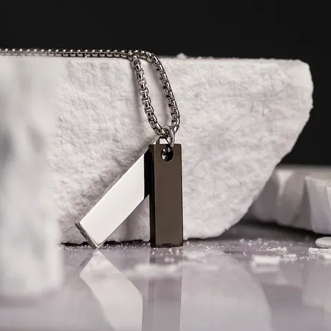 Collier Hip Hop en Acier Inoxydable avec Pendentif Double Barre Rectangulaire Géométrique Minimaliste pour Hommes Femmes Bijoux Punk Streetwear