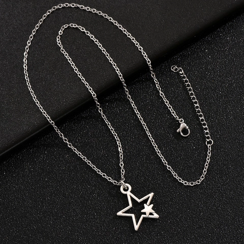 Collana con Pendente a Doppia Stella alla Moda per Uomo Donna in Lega Argentata Stelle Vuote e Piene Catena a Clavicola Gioielli di Moda Minimalista Regalo