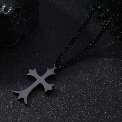 Collier Pendentif Croix en Acier Inoxydable Gothique pour Hommes Bijoux Punk Rétro en Acier Titane Argent Noir