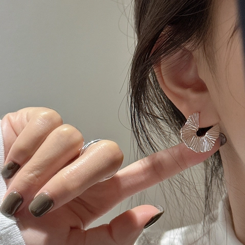925 Sterlingsilber Faltentextur Fächerförmige Ohrstecker Für Damen Minimalistischer Koreanischer Stil Persönlichkeit Schmuck