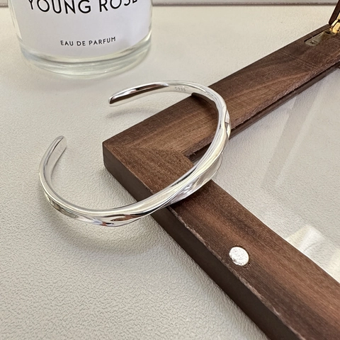 Brazalete Abierto de Plata de Ley 925 Minimalista Irregular Aerodinámico Vintage Pulido Ajustable Pulsera para Mujer Joyería