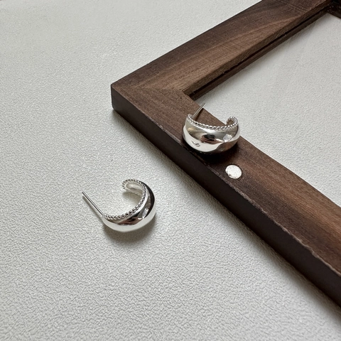 Orecchini a Bottone Incurvati e Lucidati in Argento Sterling 925 per Donna Retrò Minimalisti Geometrici con Bordo Milgrain