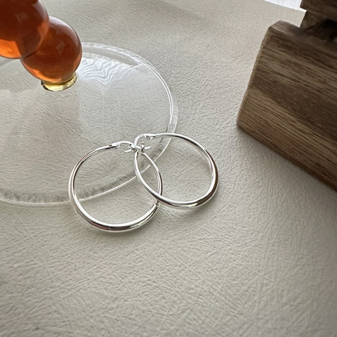 Orecchini a Cerchio in Argento Sterling 925 Design di Nicchia Minimalisti Superficie Liscia Rotonda Clip per Orecchie Donna Gioielli