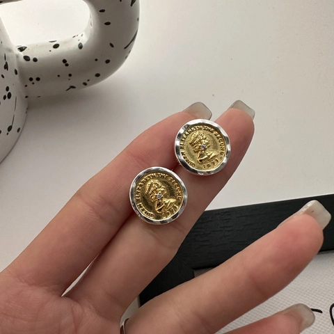 Retro S925 Sterling Silver Gold Silver Two-tone Coin Stud Earrings For Women Queen Elizabeth II Portrait Relief Jewelry