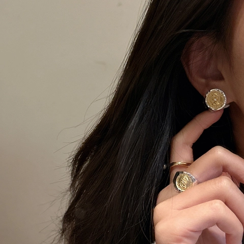Retro S925 Sterling Silver Gold Silver Two-tone Coin Stud Earrings For Women Queen Elizabeth II Portrait Relief Jewelry