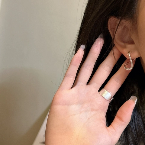 Pendientes de Aro de Plata de Ley 925 Con Línea Retorcida Irregular para Mujer Hebilla de Oreja Ondulada Geométrica Minimalista Joyería de Moda