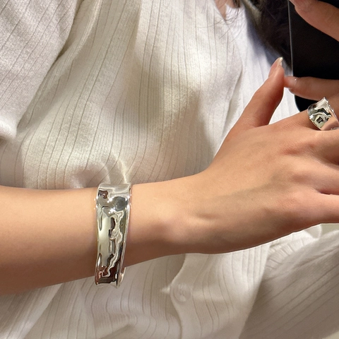 Bracciale a Polsino S925 in Argento Sterling con Onda Irregolare per Donna Bangle Aperto Superficie Lucida Gioielli Vintage