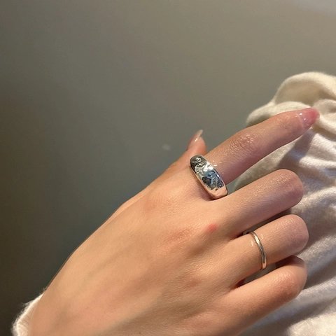 925 Sterlingsilber Gehämmerter Strukturierter Offener Ring für Damen Minimalistischer Designer-Stil Unregelmäßiger Flüssigmetall Lava Ring