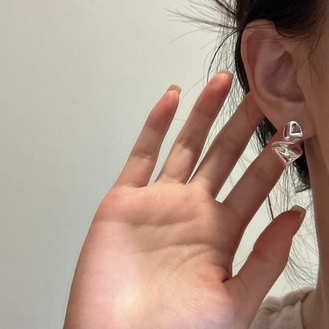 S925 Sterling Silver Fluid Irregular Spiral Stud Earrings For Women Minimalist Liquid Metal Design Geometric Wave Jewelry
