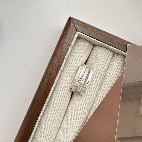 Anello in Argento Sterling 925 Multistrato Texturizzato per Donna Superficie Martellata Minimalista Fascia Regolabile Gioielli alla Moda