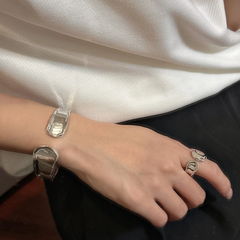 Bracciale Rigido Aperto in Argento Sterling 925 Metallo Liquido Irregolare Lava per Donna Minimalista Invecchiato Lucidato Gioielli di Moda Regolabili