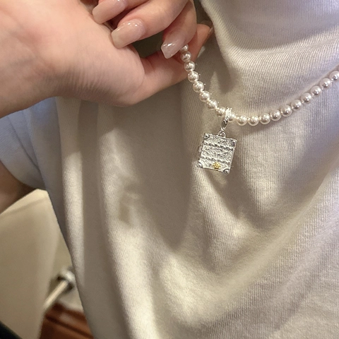 Ciondolo Mini Valigia Vintage in Argento Sterling 925 da Donna Scrigno Retrò Con Motivo a Vite Gioielli di Design Coreano