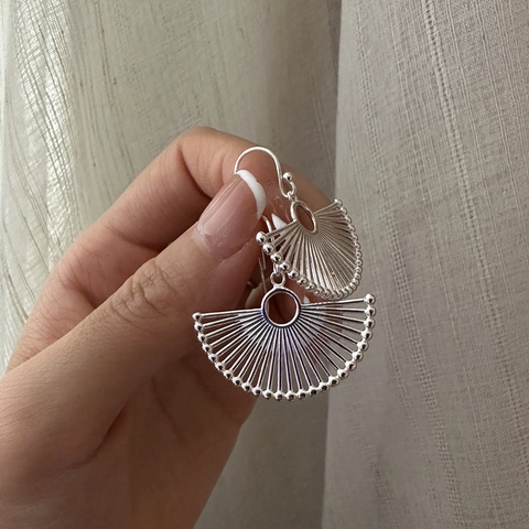 S925 Sterlingsilber Fächerförmige Ohrhaken Für Damen INS Stil Geometrische Radiale Linien Perlenrand Ohrhänger Geschenk