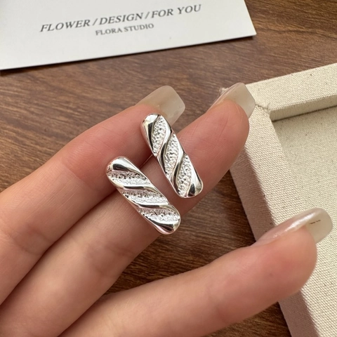 925 Sterling Silver Baguette Bread Stud Earrings Niche Design Korean Style Polished Geometric Threaded Ear Jewelry For Women