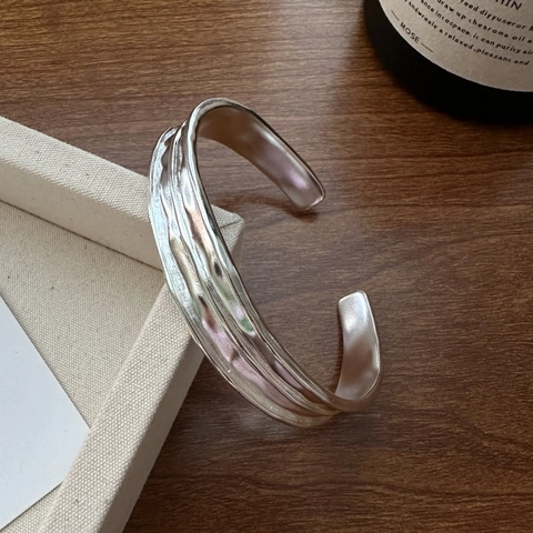 925 Sterling Zilveren Open Armband met Golftextuur voor Dames Minimalistische Onregelmatige Vloeibaar Metaal Stijl INS Sieraden