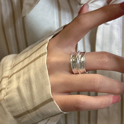 925 Sterlingsilber Schmuckset Unregelmäßige Wellen Gehämmert Offener Ring Und Creolen Für Damen Nische Minimalistisches Design Schmuck