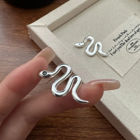 S925 Sterlingsilber Schlangen Ohrstecker Für Damen Mit Schwarzen Strassaugen Minimalistischer Tierschmuck Mode Geschenk