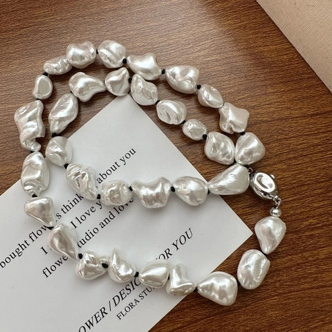 Collana di Perle Artificiali Barocche Irregolari in Argento Sterling S925 Design Minimalista con Nodo per Donna
