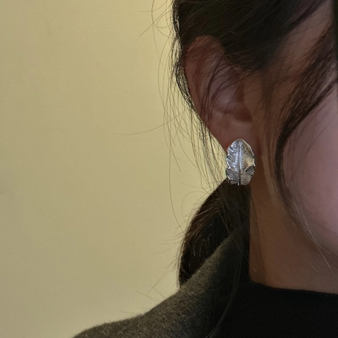 925 Sterling Silver Feather Leaf Earrings For Women Minimalist Fashion INS Style Jewelry With Delicate Vein Texture