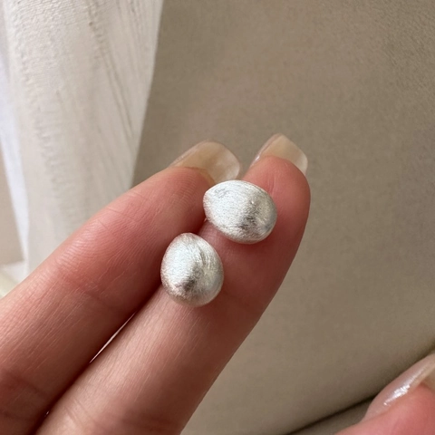 Orecchini a Bottone a Fagiolo Spazzolati in Argento Sterling S925 Minimalisti per Donna Semplice Design a Goccia d'Acqua Elegante Regalo