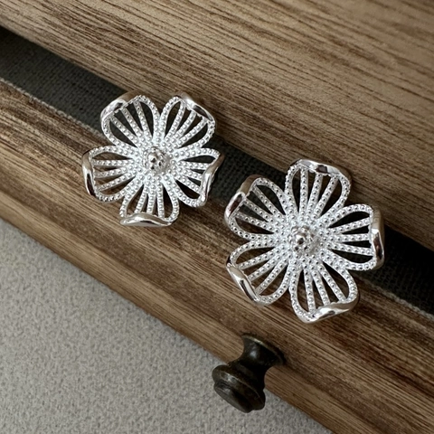 925 Sterling Silber Große Hohle Blumen Ohrstecker Für Damen Nischen Design Ins Stil Galvanisierter Blumenschmuck