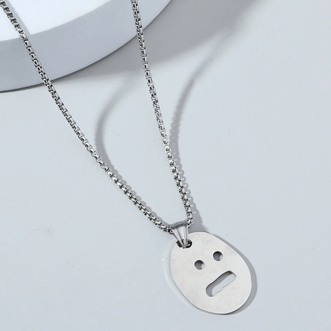 Collana con Pendente Motivo a Faccia Traforata in Acciaio Inossidabile Hip Hop Catena Veneziana Unisex Punk Gioielli Streetwear